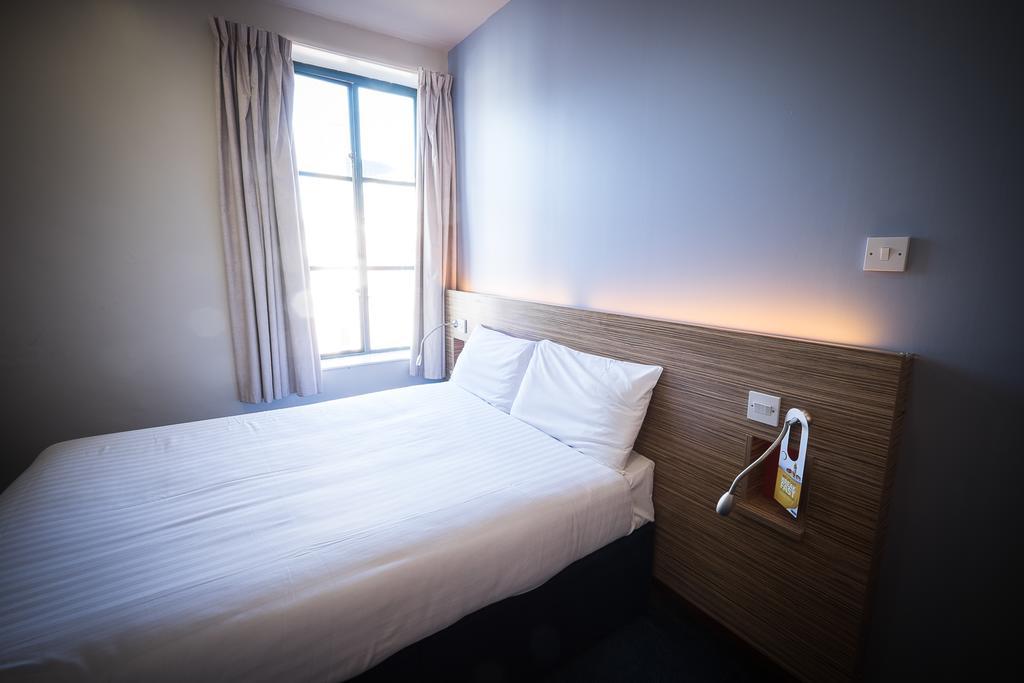 Travelodge Derry Экстерьер фото