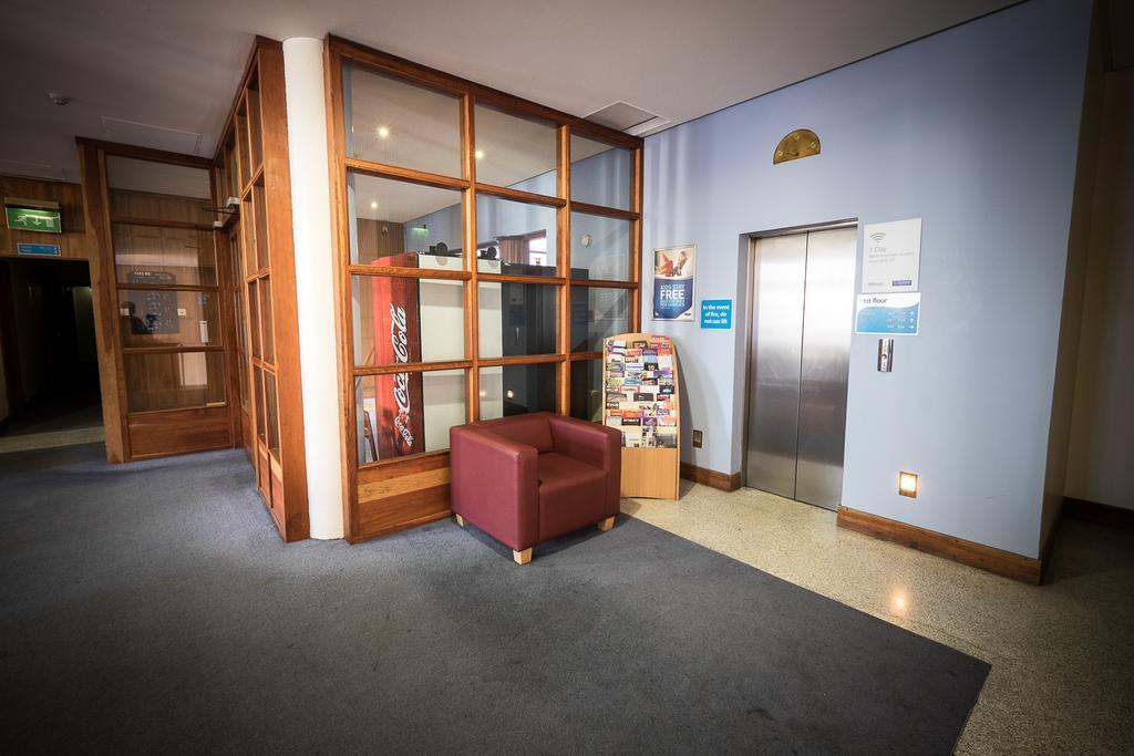 Travelodge Derry Экстерьер фото