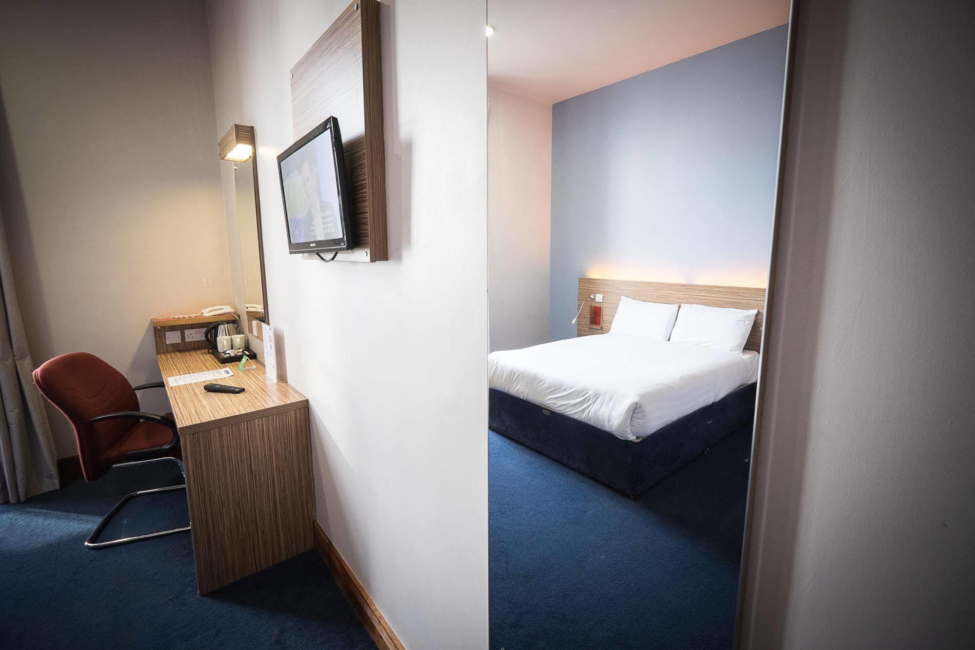 Travelodge Derry Экстерьер фото