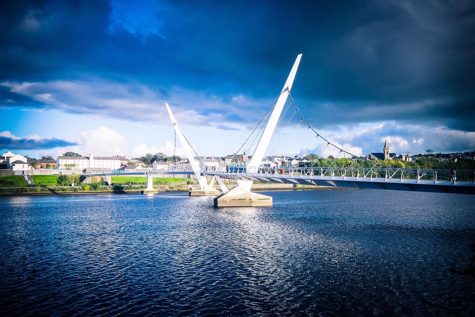Travelodge Derry Экстерьер фото
